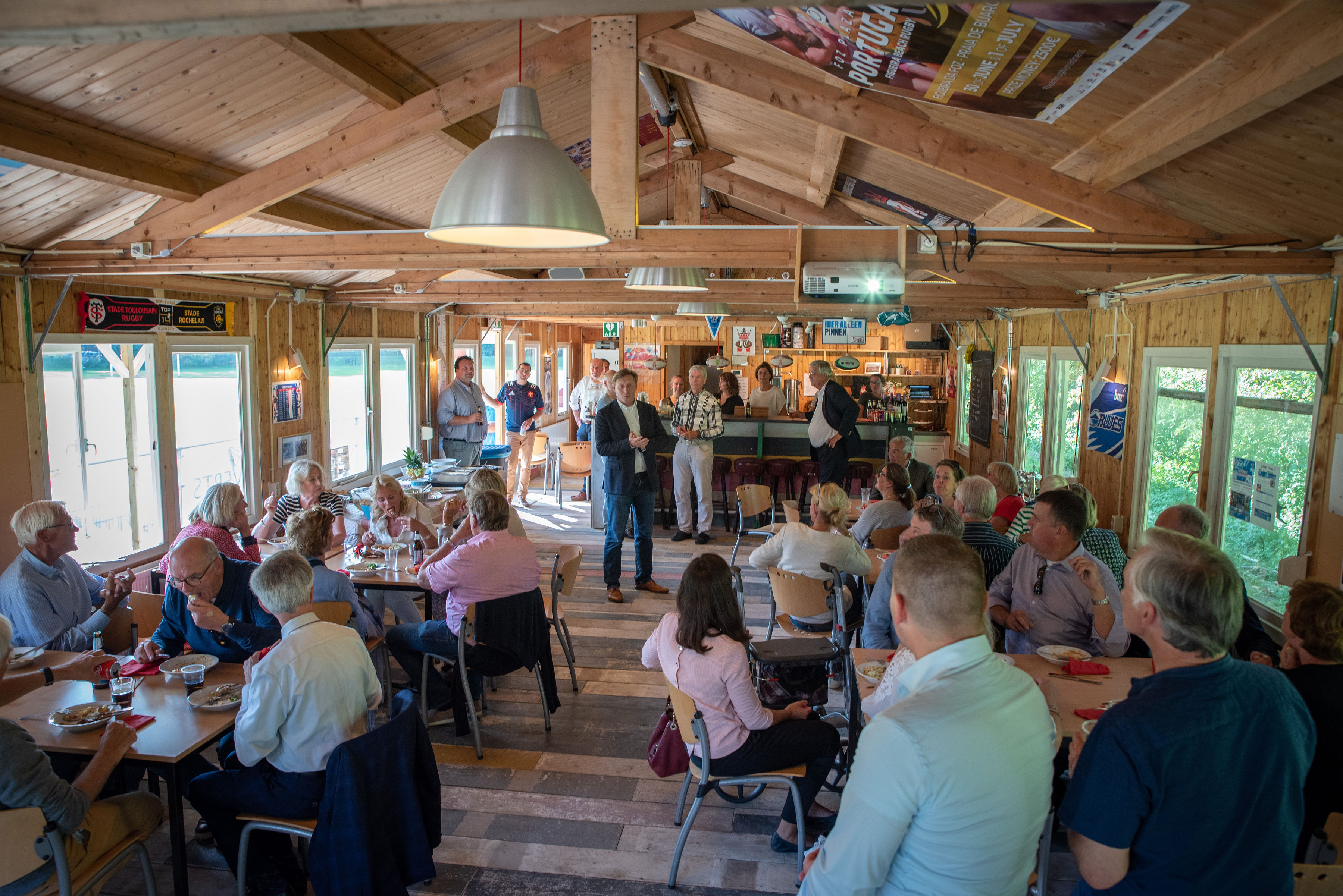 Warm onthaal voor Rotary Voorburg door Voorburgse Rugby-Club