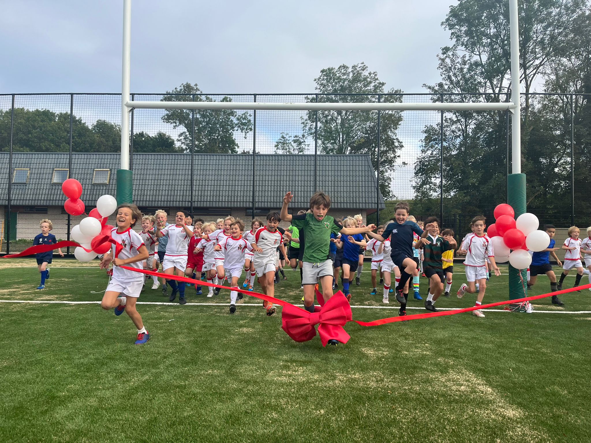 Voorburgse Rugby Club in haar nopjes met nieuwe veld